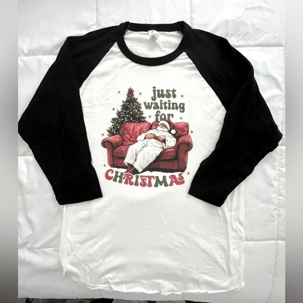 Black and White Raglan Shirt. “Just Waiting for Christmas”. Size L. NWOT